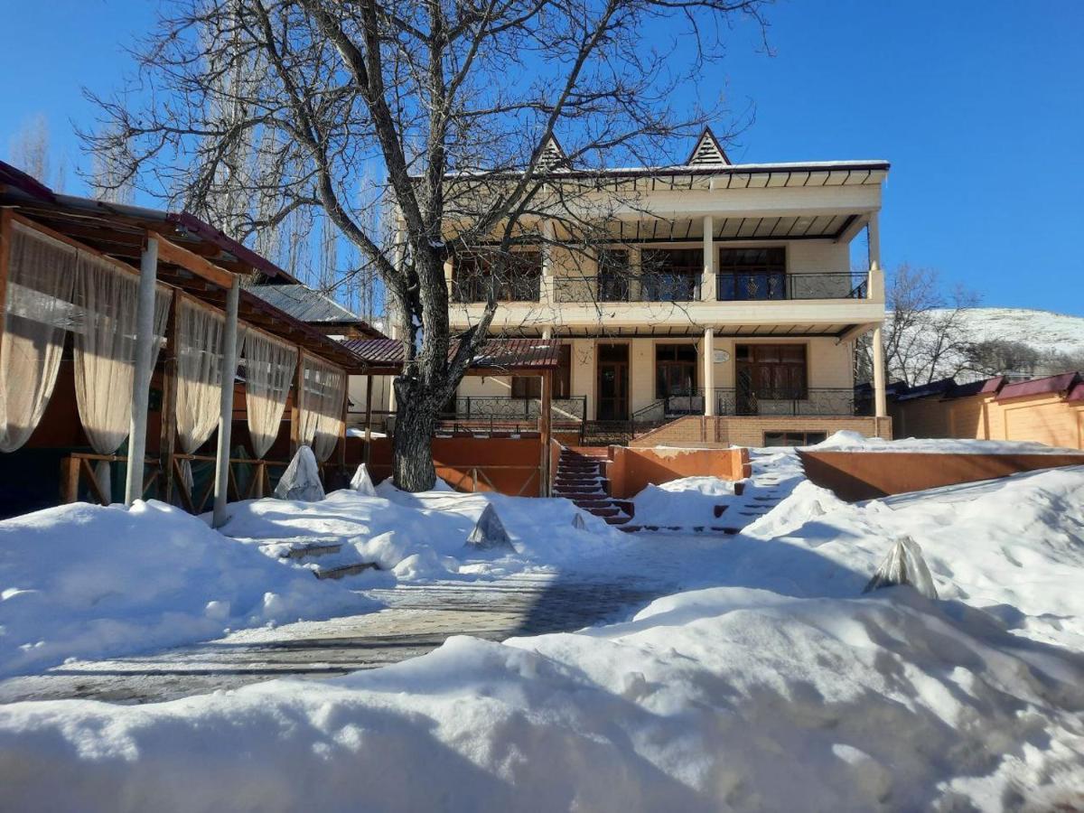 Зона Отдых Apachi В Горах Чимган Hotel Bagian luar foto
