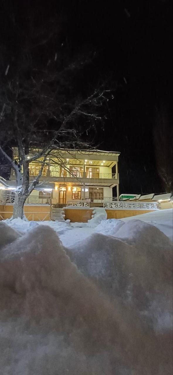 Зона Отдых Apachi В Горах Чимган Hotel Bagian luar foto